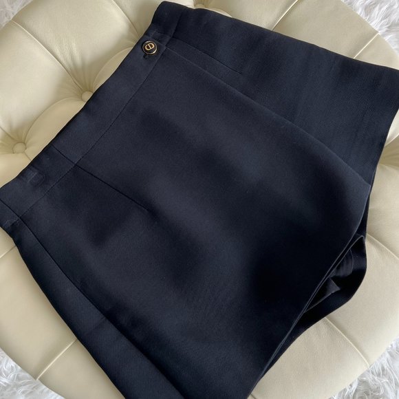 Montaigne SKORT WITH CD BUTTON Black Wool and Silk size 6 - Picture 1 of 9